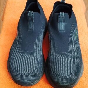 Pair of Sketchers Performance MAX CUSHION